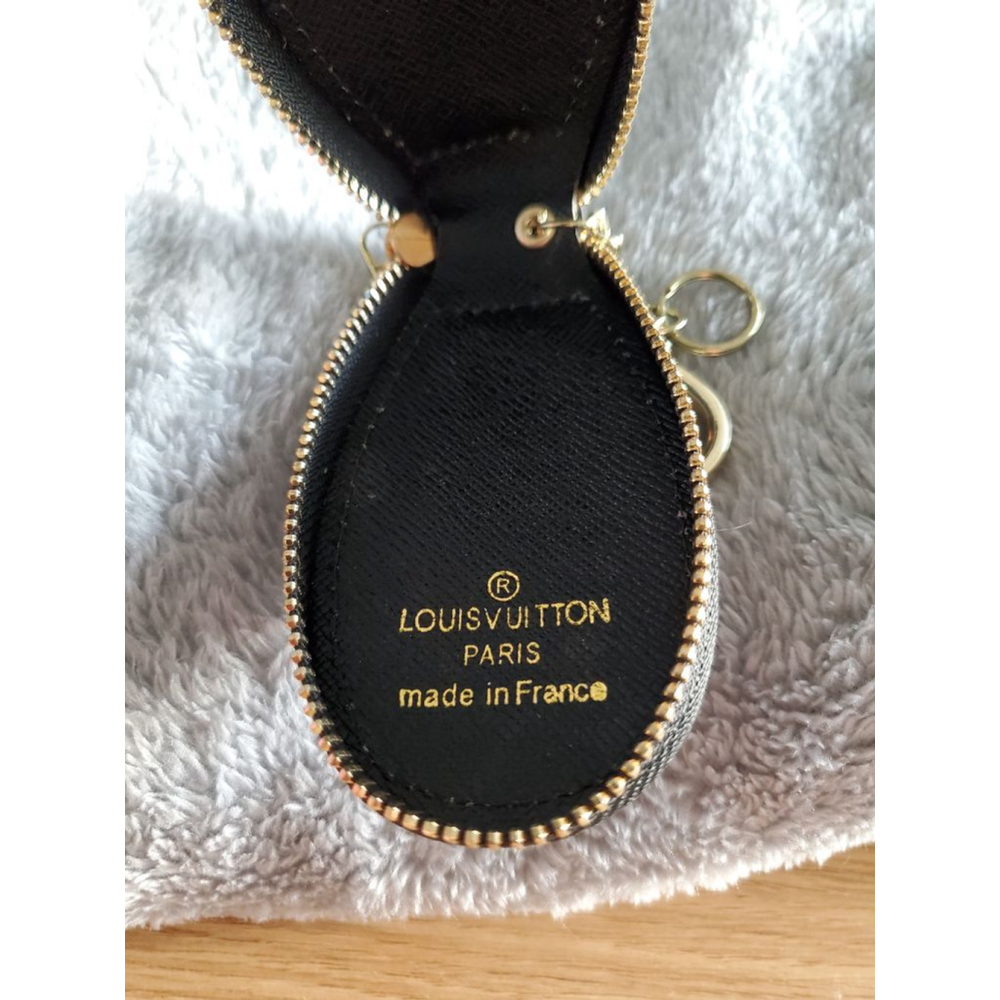 Hold your Keys in style with this Black Gray Teardrop shape key Fob - Picture 4 of 5
